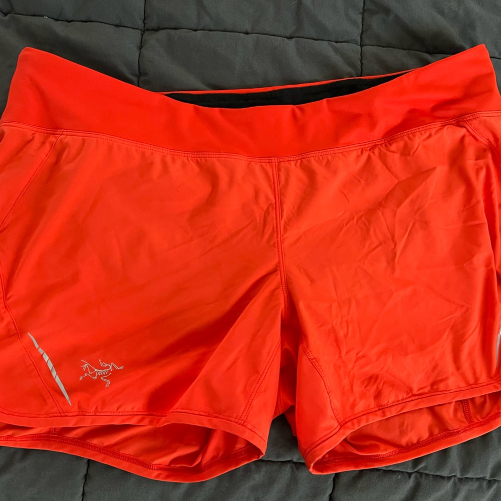 ARC’TERYX - Womens Lyra Shorts - orange large